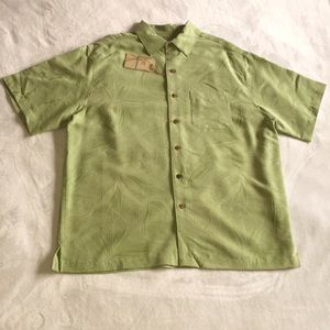 NWT Caribbean Forest Shade Collard Button Down Short Sleeved Shirt